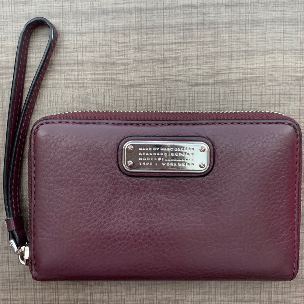 Marc Jacobs - Phone Wallet Wristlet